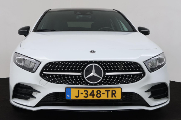 Mercedes-Benz A-Klasse 220 Premium Plus (PANORAMADAK, PARKEERSENSOREN, STOELVERWARMING, CRUISE CONTROL, ACHTERUITRIJCAMERA)