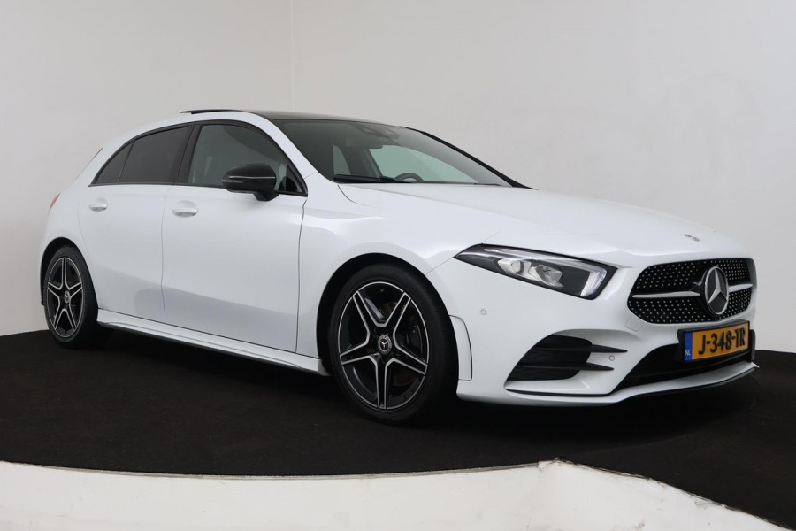 Mercedes-Benz A-Klasse 220 Premium Plus (PANORAMADAK, PARKEERSENSOREN, STOELVERWARMING, CRUISE CONTROL, ACHTERUITRIJCAMERA)