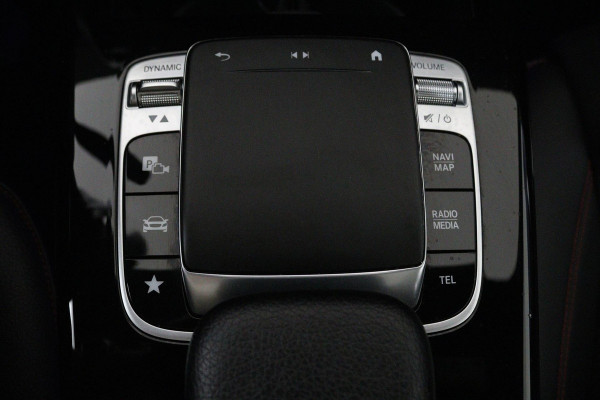 Mercedes-Benz A-Klasse 220 Premium Plus (PANORAMADAK, PARKEERSENSOREN, STOELVERWARMING, CRUISE CONTROL, ACHTERUITRIJCAMERA)