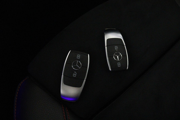 Mercedes-Benz A-Klasse 220 Premium Plus (PANORAMADAK, PARKEERSENSOREN, STOELVERWARMING, CRUISE CONTROL, ACHTERUITRIJCAMERA)