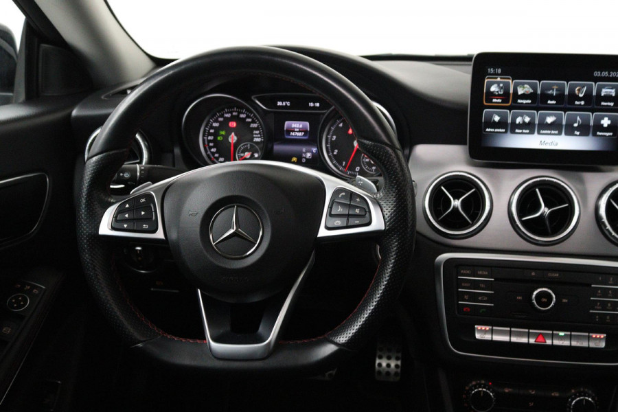 Mercedes-Benz CLA-Klasse 180 Ambition (PANORAMADAK, PARKEERSENSOREN, CRUISE CONTROL, AUTOMAAT, NAVIGATIE, STOELVERWARMING)