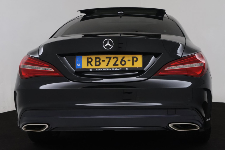 Mercedes-Benz CLA-Klasse 180 Ambition (PANORAMADAK, PARKEERSENSOREN, CRUISE CONTROL, AUTOMAAT, NAVIGATIE, STOELVERWARMING)