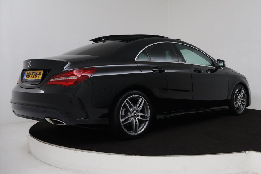 Mercedes-Benz CLA-Klasse 180 Ambition (PANORAMADAK, PARKEERSENSOREN, CRUISE CONTROL, AUTOMAAT, NAVIGATIE, STOELVERWARMING)