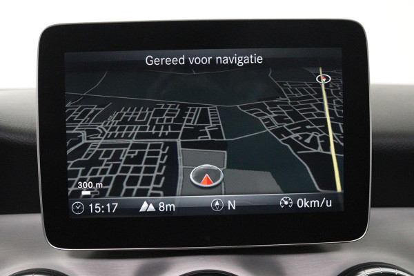 Mercedes-Benz CLA-Klasse 180 Ambition (PANORAMADAK, PARKEERSENSOREN, CRUISE CONTROL, AUTOMAAT, NAVIGATIE, STOELVERWARMING)