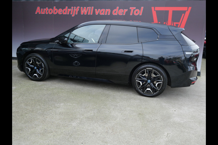 BMW iX xDrive50 BUSINESS ED. PLUS | 112 kWh | PANORAMA | CRYSTAL | TREKHAAK | LUCHTVERING | 1e EIG!!