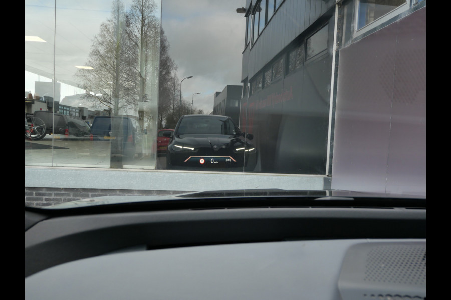 BMW iX xDrive50 BUSINESS ED. PLUS | 112 kWh | PANORAMA | CRYSTAL | TREKHAAK | LUCHTVERING | 1e EIG!!