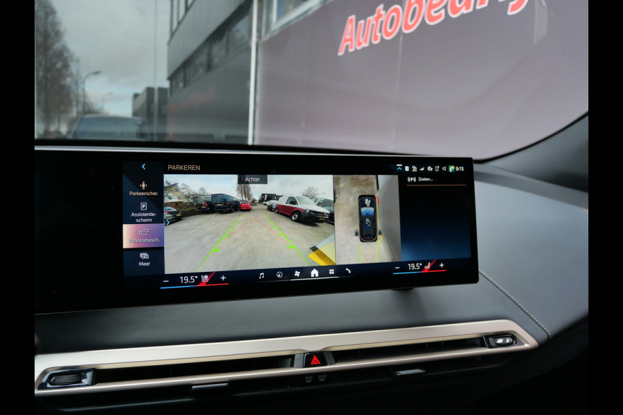 BMW iX xDrive50 BUSINESS ED. PLUS | 112 kWh | PANORAMA | CRYSTAL | TREKHAAK | LUCHTVERING | 1e EIG!!