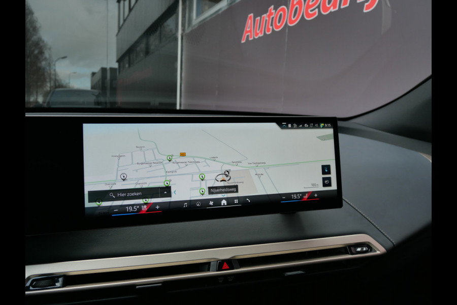 BMW iX xDrive50 BUSINESS ED. PLUS | 112 kWh | PANORAMA | CRYSTAL | TREKHAAK | LUCHTVERING | 1e EIG!!