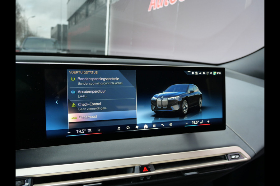 BMW iX xDrive50 BUSINESS ED. PLUS | 112 kWh | PANORAMA | CRYSTAL | TREKHAAK | LUCHTVERING | 1e EIG!!