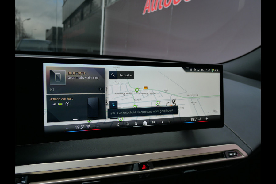 BMW iX xDrive50 BUSINESS ED. PLUS | 112 kWh | PANORAMA | CRYSTAL | TREKHAAK | LUCHTVERING | 1e EIG!!