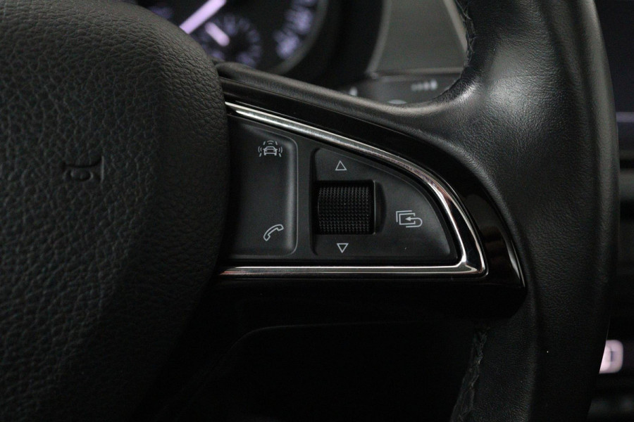 Škoda Fabia Combi 1.2 TSI Drive (PANORAMADAK, PARKEERSENSOREN, CRUISE CONTROL, CAMERA, CARPLAY, AUTOMAAT)