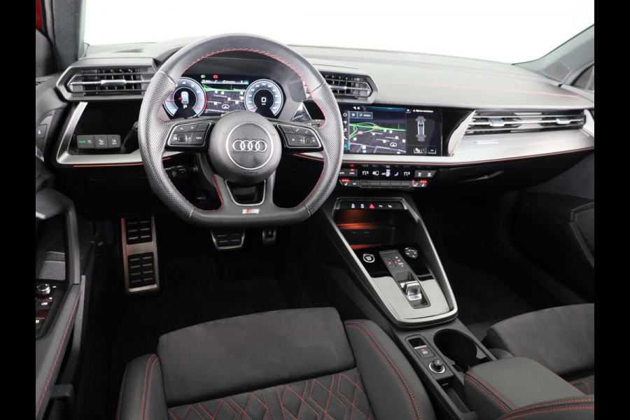 Audi A3 Sportback 35 TFSI S edition 150 pk S-tronic | Verlengde garantie | Navigatie | Panoramadak | Parkeersensoren (Park assist) | Cruise control | Full-LED koplampen | S-line |