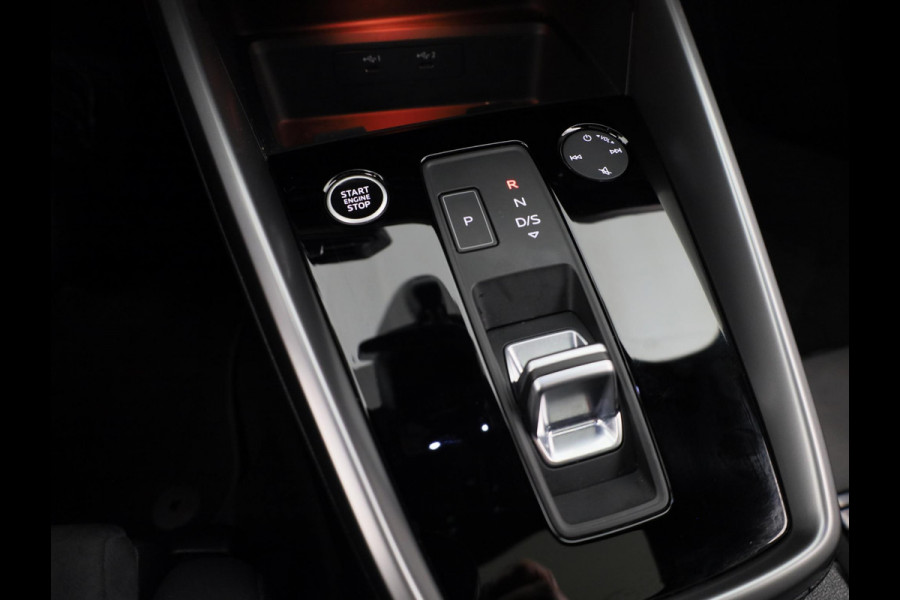 Audi A3 Sportback 35 TFSI S edition 150 pk S-tronic | Verlengde garantie | Navigatie | Panoramadak | Parkeersensoren (Park assist) | Cruise control | Full-LED koplampen | S-line |