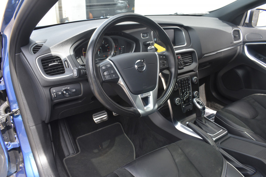 Volvo V40 1.5 T3 Polar+ Sport | Afneembare Trekhaak | Achteruitrij camera | Volledig onderhouden |