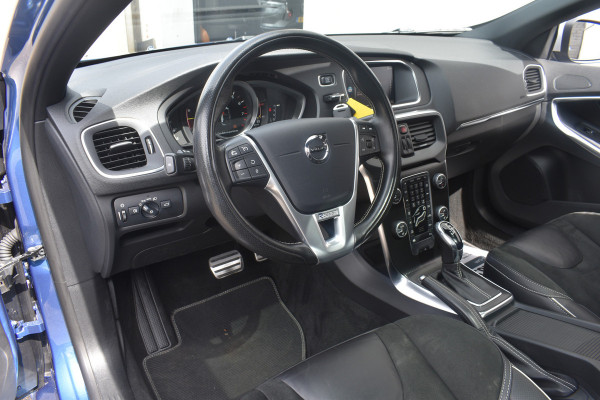 Volvo V40 1.5 T3 Polar+ Sport | Afneembare Trekhaak | Achteruitrij camera | Volledig onderhouden |