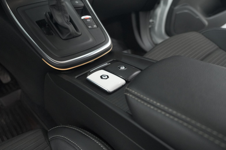 Renault Scénic TCe 140 EDC Intens | Trekhaak | Camera | Dodehoekdetectie | Apple Carplay