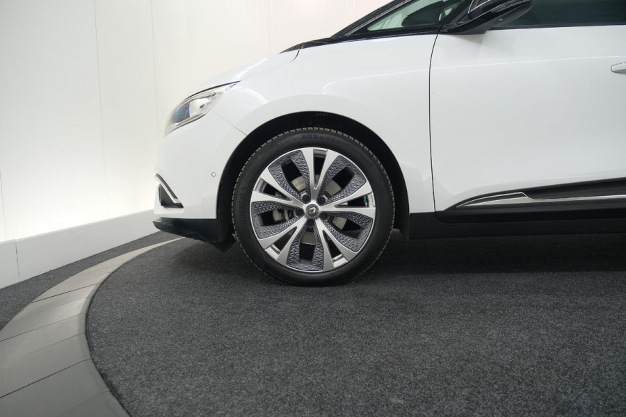 Renault Scénic TCe 140 EDC Intens | Trekhaak | Camera | Dodehoekdetectie | Apple Carplay