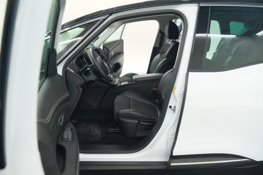 Renault Scénic TCe 140 EDC Intens | Trekhaak | Camera | Dodehoekdetectie | Apple Carplay