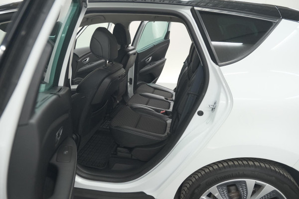 Renault Scénic TCe 140 EDC Intens | Trekhaak | Camera | Dodehoekdetectie | Apple Carplay