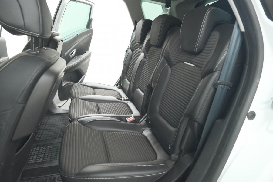 Renault Scénic TCe 140 EDC Intens | Trekhaak | Camera | Dodehoekdetectie | Apple Carplay