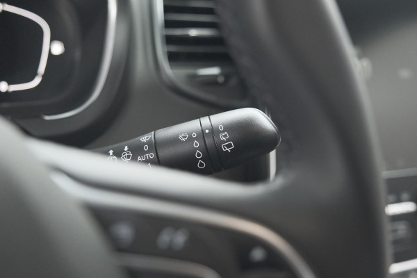 Renault Scénic TCe 140 EDC Intens | Trekhaak | Camera | Dodehoekdetectie | Apple Carplay