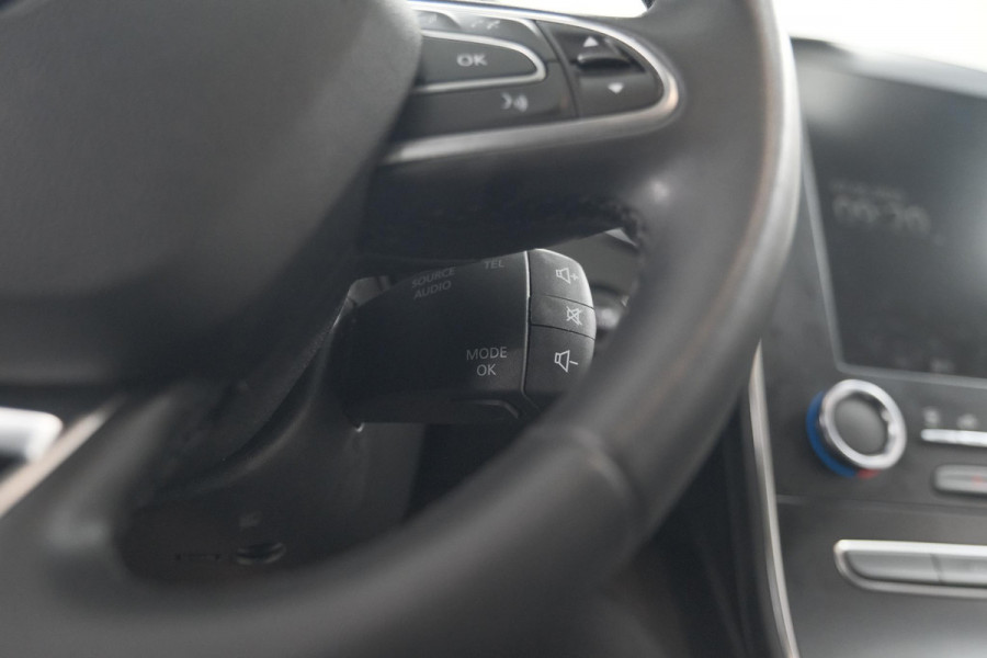 Renault Scénic TCe 140 EDC Intens | Trekhaak | Camera | Dodehoekdetectie | Apple Carplay