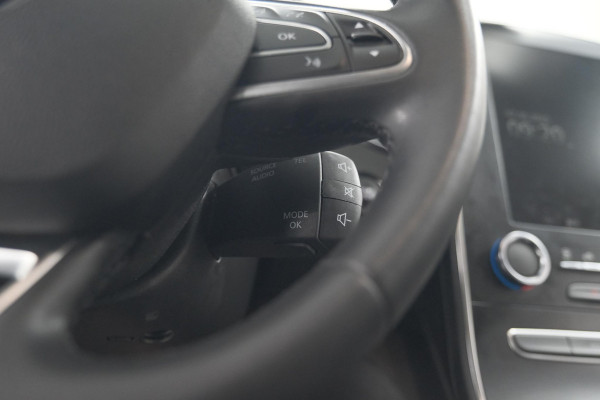 Renault Scénic TCe 140 EDC Intens | Trekhaak | Camera | Dodehoekdetectie | Apple Carplay