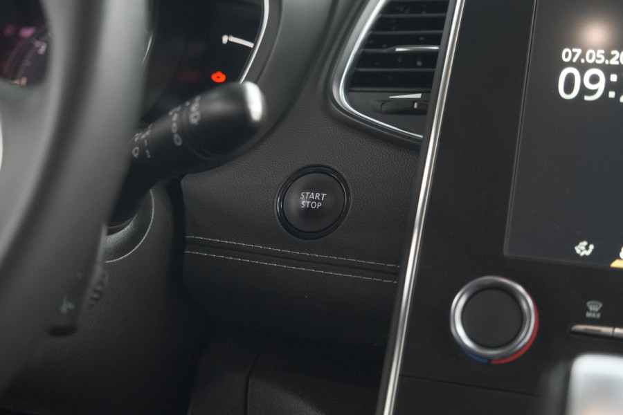 Renault Scénic TCe 140 EDC Intens | Trekhaak | Camera | Dodehoekdetectie | Apple Carplay