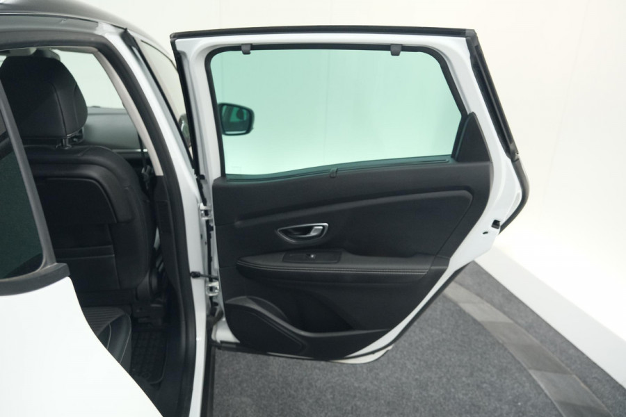 Renault Scénic TCe 140 EDC Intens | Trekhaak | Camera | Dodehoekdetectie | Apple Carplay