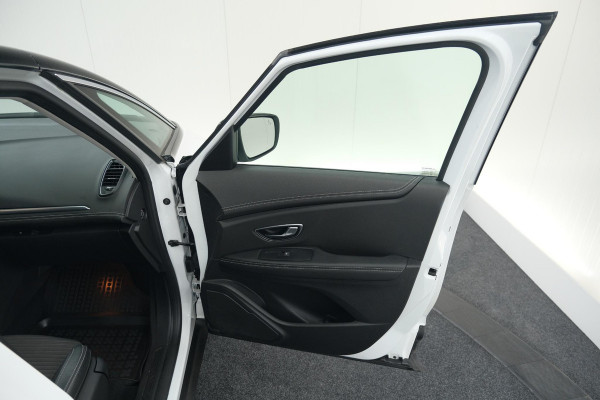Renault Scénic TCe 140 EDC Intens | Trekhaak | Camera | Dodehoekdetectie | Apple Carplay