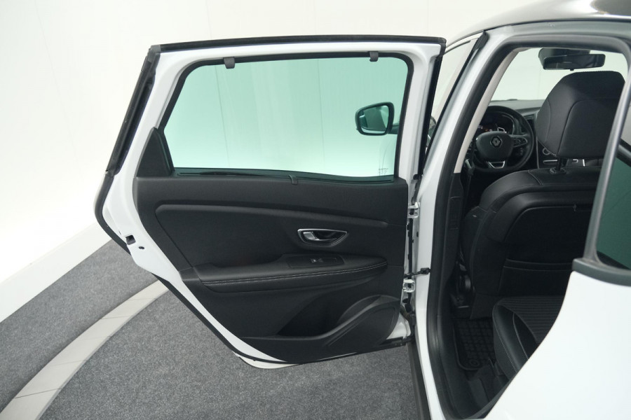 Renault Scénic TCe 140 EDC Intens | Trekhaak | Camera | Dodehoekdetectie | Apple Carplay