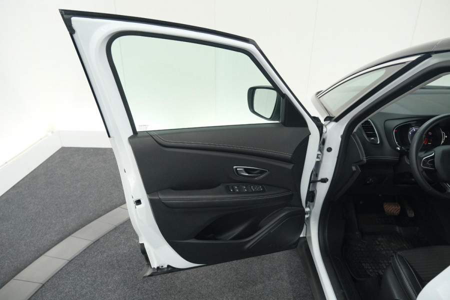 Renault Scénic TCe 140 EDC Intens | Trekhaak | Camera | Dodehoekdetectie | Apple Carplay