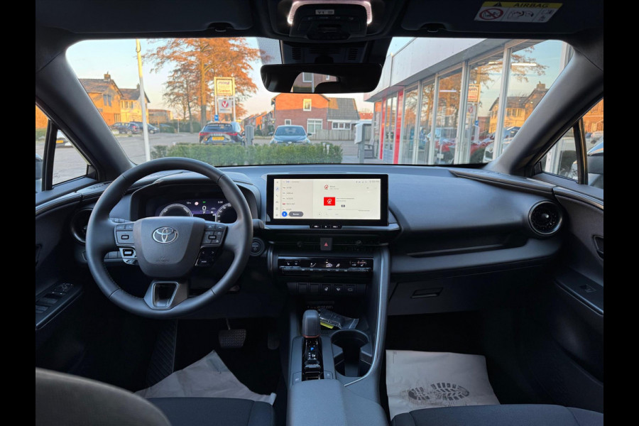 Toyota C-HR 2.0 High Power Hybrid First Edition | Groot scherm, Dodehoekherkenning, Stoel + Stuurverwarming, Parkeersensoren, Keyless