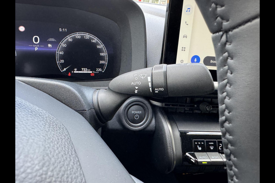 Toyota C-HR 2.0 High Power Hybrid First Edition | Groot scherm, Dodehoekherkenning, Stoel + Stuurverwarming, Parkeersensoren, Keyless