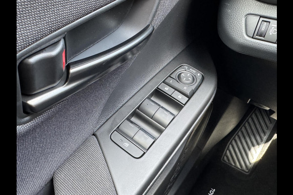 Toyota C-HR 2.0 High Power Hybrid First Edition | Groot scherm, Dodehoekherkenning, Stoel + Stuurverwarming, Parkeersensoren, Keyless