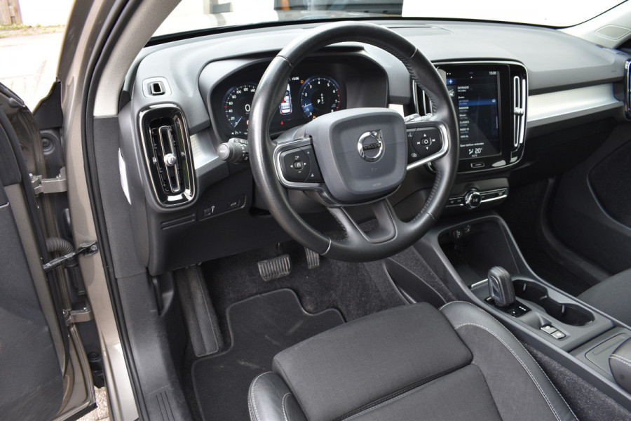 Volvo XC40 1.5 T3 Momentum Pro | Camera achter | Cruise Control | Dealer onderhouden |