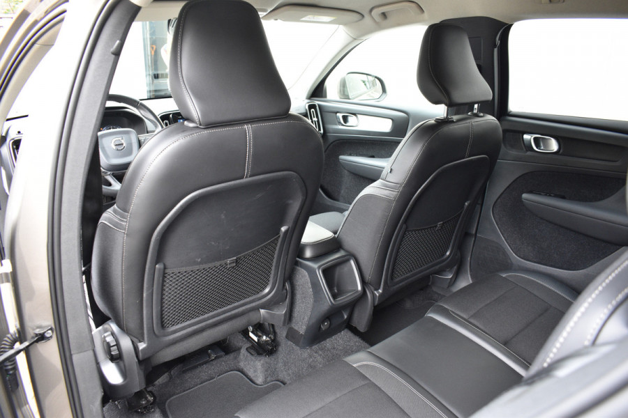 Volvo XC40 1.5 T3 Momentum Pro | Camera achter | Cruise Control | Dealer onderhouden |