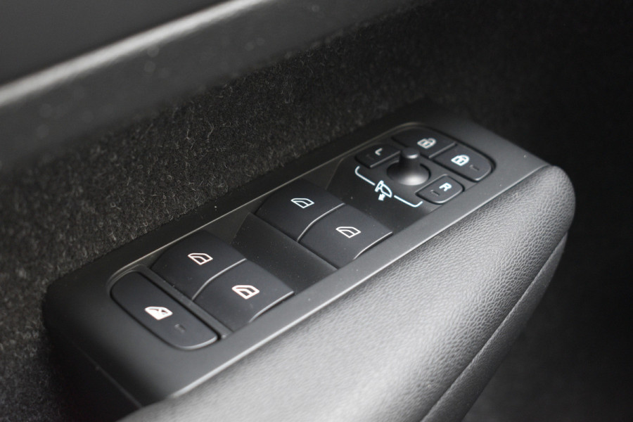Volvo XC40 1.5 T3 Momentum Pro | Camera achter | Cruise Control | Dealer onderhouden |