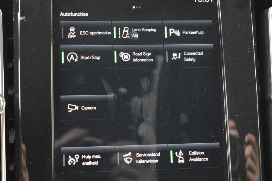 Volvo XC40 1.5 T3 Momentum Pro | Camera achter | Cruise Control | Dealer onderhouden |