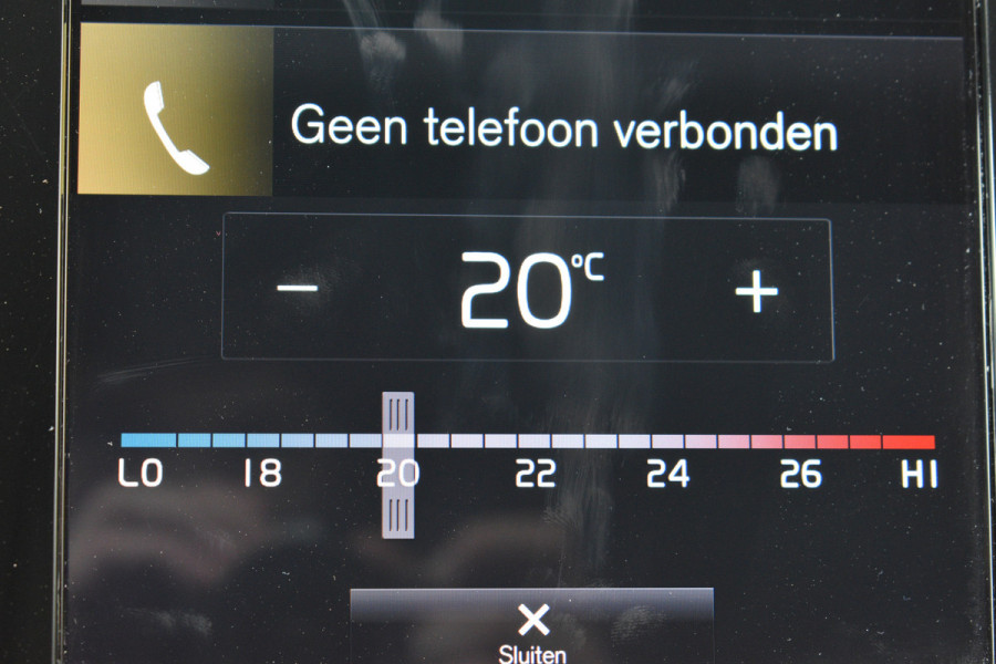 Volvo XC40 1.5 T3 Momentum Pro | Camera achter | Cruise Control | Dealer onderhouden |