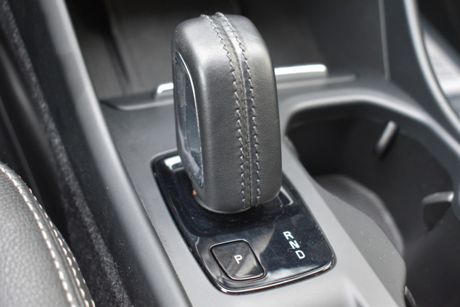 Volvo XC40 1.5 T3 Momentum Pro | Camera achter | Cruise Control | Dealer onderhouden |