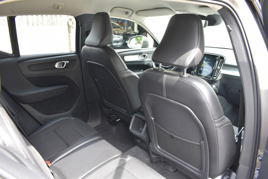 Volvo XC40 1.5 T3 Momentum Pro | Camera achter | Cruise Control | Dealer onderhouden |