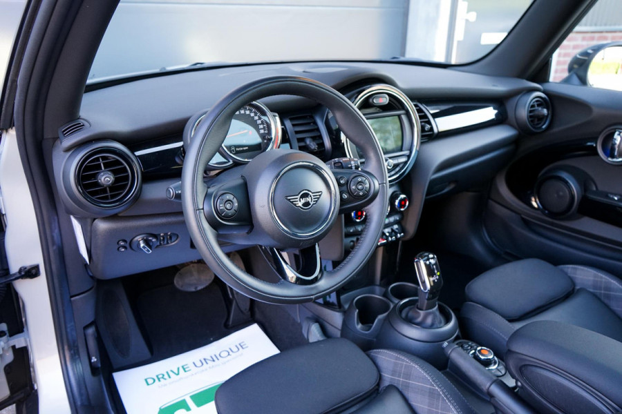 MINI Mini 1.5 Cooper Chili | Panoramadak | Stoelverwarming | Union Jack lichten | Zwarte Sierdelen