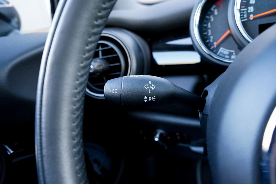 MINI Mini 1.5 Cooper Chili | Panoramadak | Stoelverwarming | Union Jack lichten | Zwarte Sierdelen