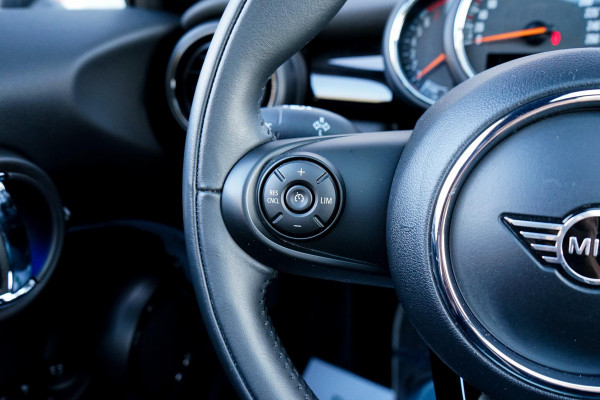 MINI Mini 1.5 Cooper Chili | Panoramadak | Stoelverwarming | Union Jack lichten | Zwarte Sierdelen