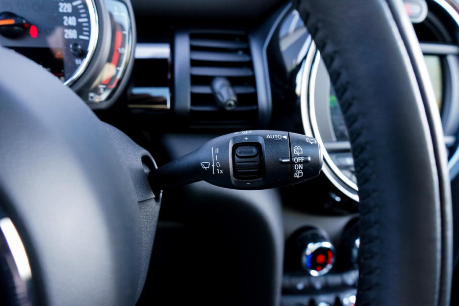 MINI Mini 1.5 Cooper Chili | Panoramadak | Stoelverwarming | Union Jack lichten | Zwarte Sierdelen
