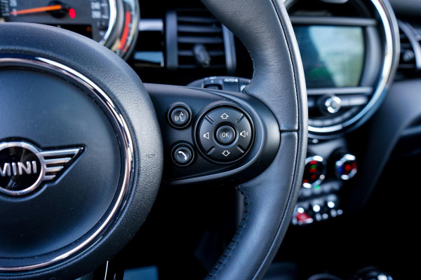MINI Mini 1.5 Cooper Chili | Panoramadak | Stoelverwarming | Union Jack lichten | Zwarte Sierdelen