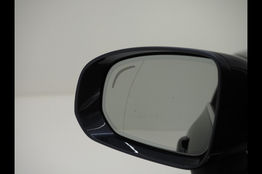 Volvo XC60 2.0 T6 Recharge AWD Ultimate Long Range | Panoramadak | Pilot Assist | Keyless | Camera | Memory | Trekhaak