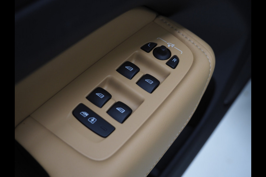 Volvo XC60 2.0 T6 Recharge AWD Ultimate Long Range | Panoramadak | Pilot Assist | Keyless | Camera | Memory | Trekhaak