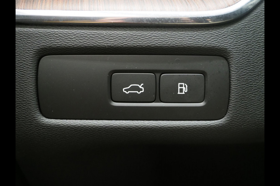 Volvo XC60 2.0 T6 Recharge AWD Ultimate Long Range | Panoramadak | Pilot Assist | Keyless | Camera | Memory | Trekhaak